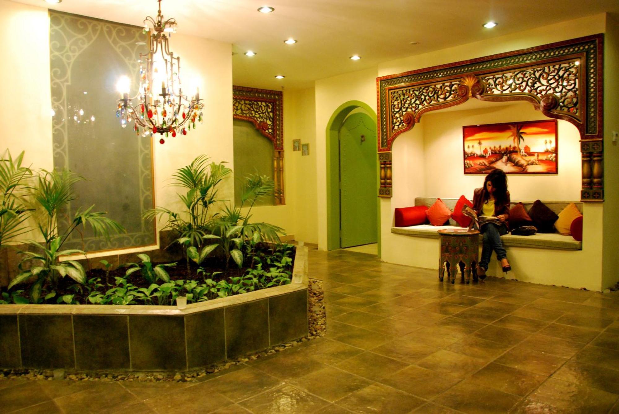 The Convention Center & Royal Suites Hotel Kuwait City Екстер'єр фото