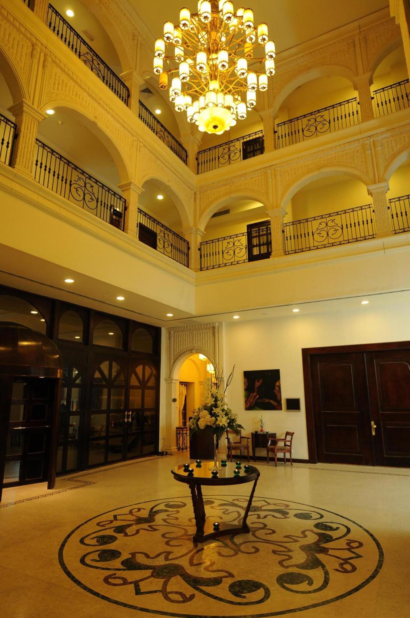 The Convention Center & Royal Suites Hotel Kuwait City Екстер'єр фото